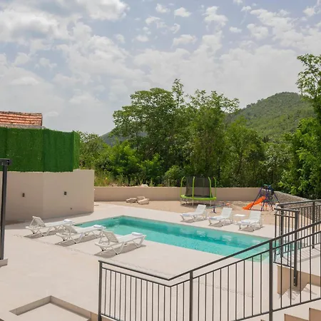Casa vacanze Lovely In With Wifi Vrgorac